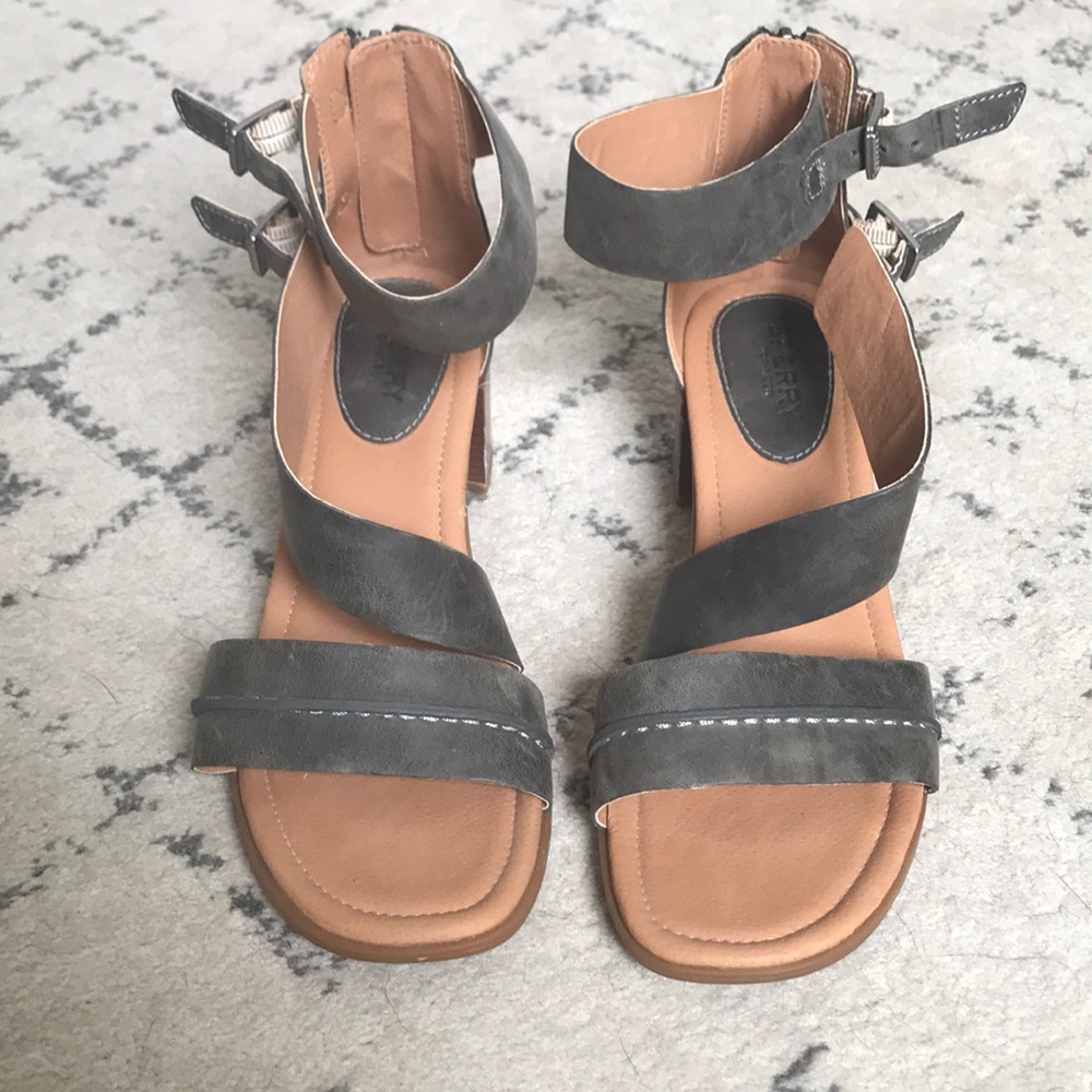 Heel sandals. Sperry
